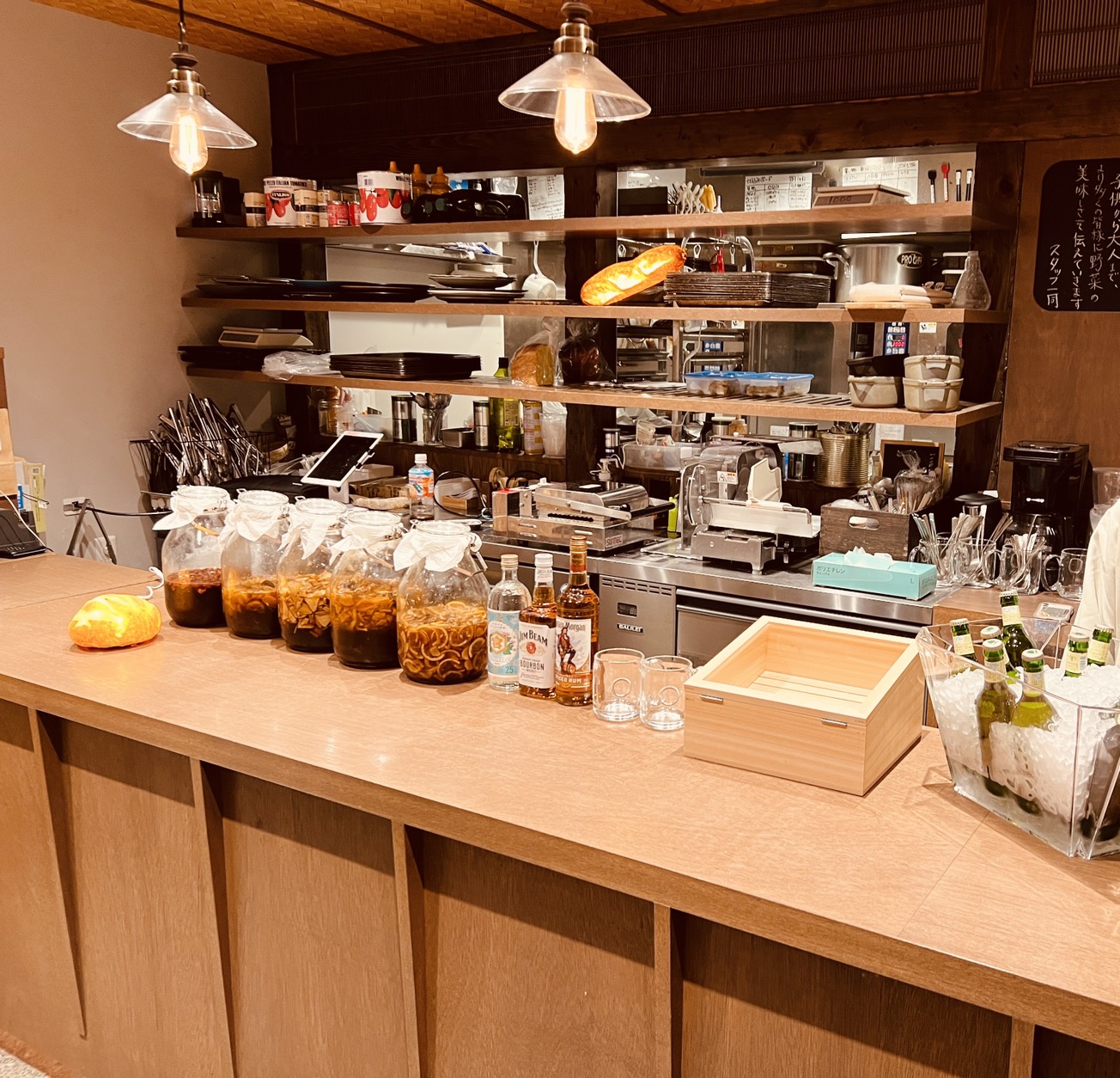 よりみち酒場　ニソクノワラジの店舗写真