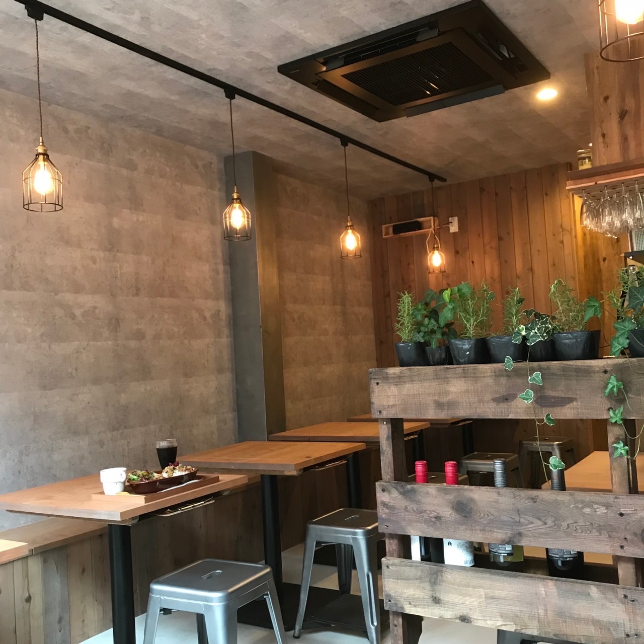 酒場ニホレモの店舗写真
